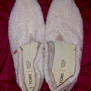 Toms white furry